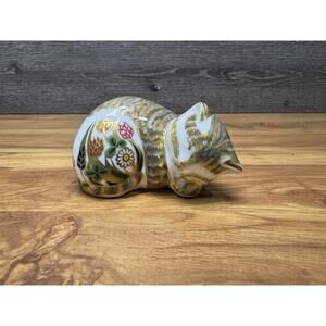 Royal Crown Derby 2001 Cottage Garden Sleeping Kitten Cat Paperweight Flowers